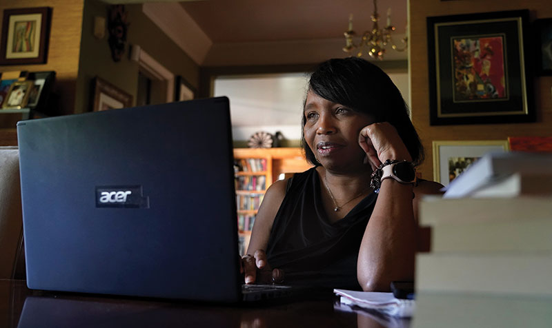 Author Lauren Cecile